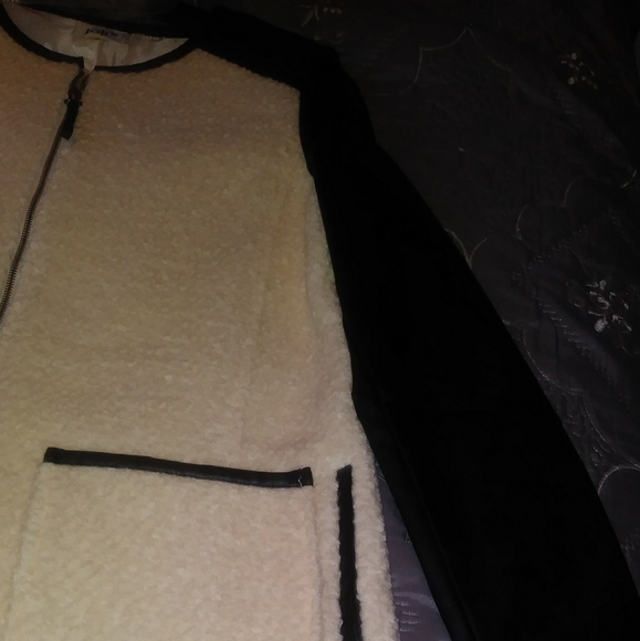 Jacket - Picture 5 of 6